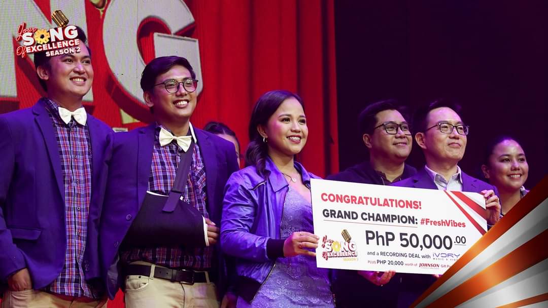 Hearts At Home Ballad Grand Champion Redemptor Nuestro with the respective judges, representatives from Ivory Music and TAITRA Director, Dir. Alex Lai